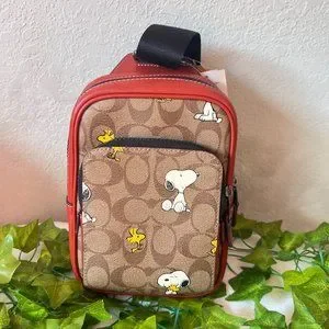 CE600【COACH x スヌーピー】TRACK PACK ボディバッグ CE600【COACH x スヌーピー】TRACK PACK ボディバッグ (Coach